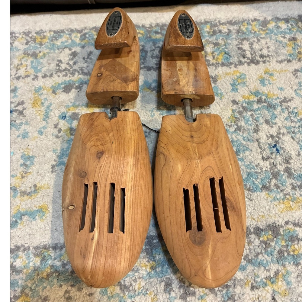 Florsheim Mens Vintage Aromatic Red Cedar Wood Vented Shoe Trees Pair Brown